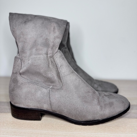 Ivanka Over-the-Knee Women's Boots - Picture 3 of 3